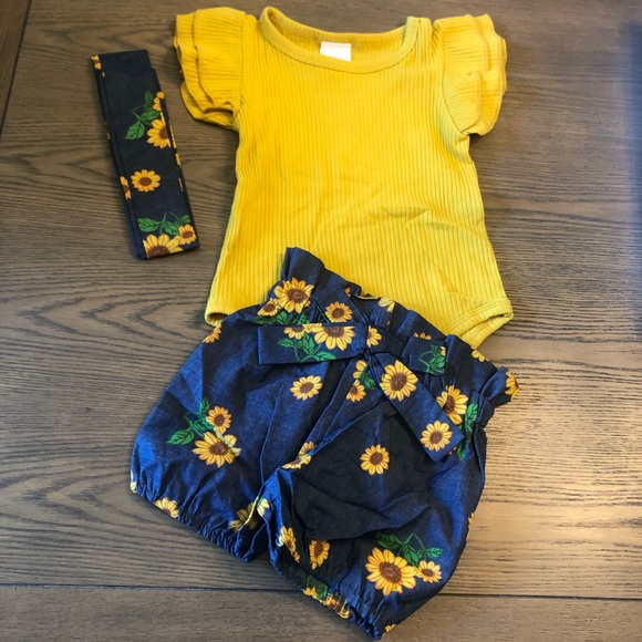 Adorable 3 piece baby set brand new love love 6-9m - Picture 3 of 3